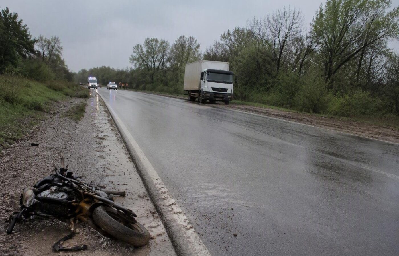 Incidente mortale sulla Flaminia: moto contro auto e conseguenze