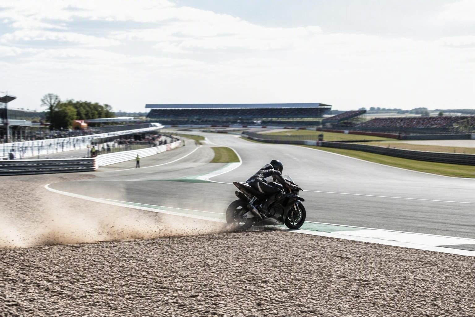 MotoGP: Fernandez domina a Silverstone, Bezzecchi e Martin sul podio