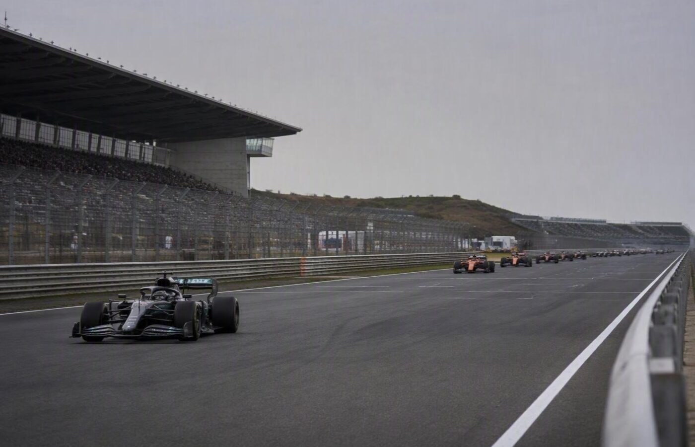 Russell conquista la pole a Zandvoort: Mercedes in pole position nella Sprint