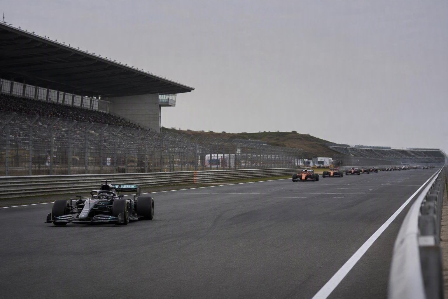 Russell conquista la pole a Zandvoort: Mercedes in pole position nella Sprint