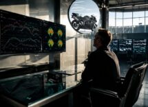 Strategie MotoGP: mescole, pressioni e ritmo in gara
