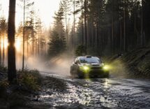 WRC 2026: Ogier in testa al Rally Finlandia, ma la pioggia sconvolge la classifica