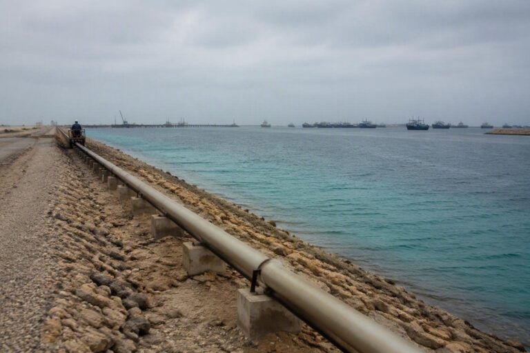 Attacchi alle pipeline in Arabia Saudita spingono il Brent sopra i 110 dollari