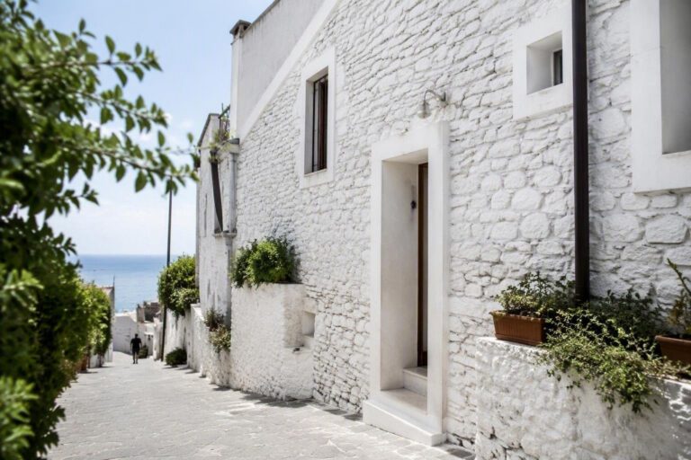 Daniele Baruzzo uccide moglie e figlio prima di togliersi la vita a Finale Ligure