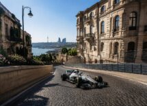 Hadjar ammonito, Antonelli risale, Ferrari fuori dal podio