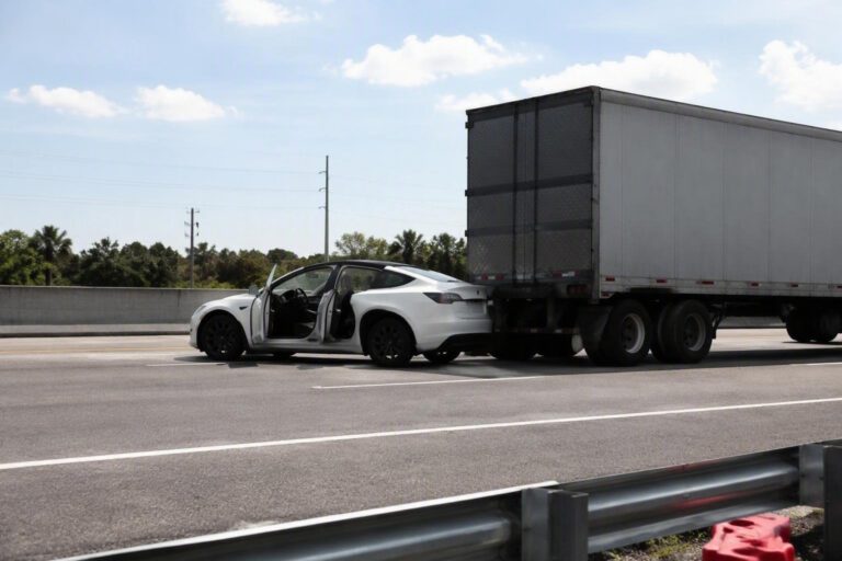 Incidente mortale Tesla Model 3: Autopilot attivo durante lo schianto