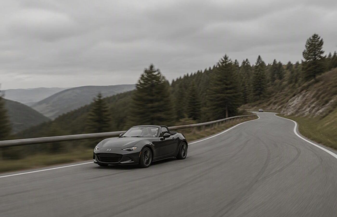 Mazda MX-5 2027: novità motore, sicurezza e versione Yakudo