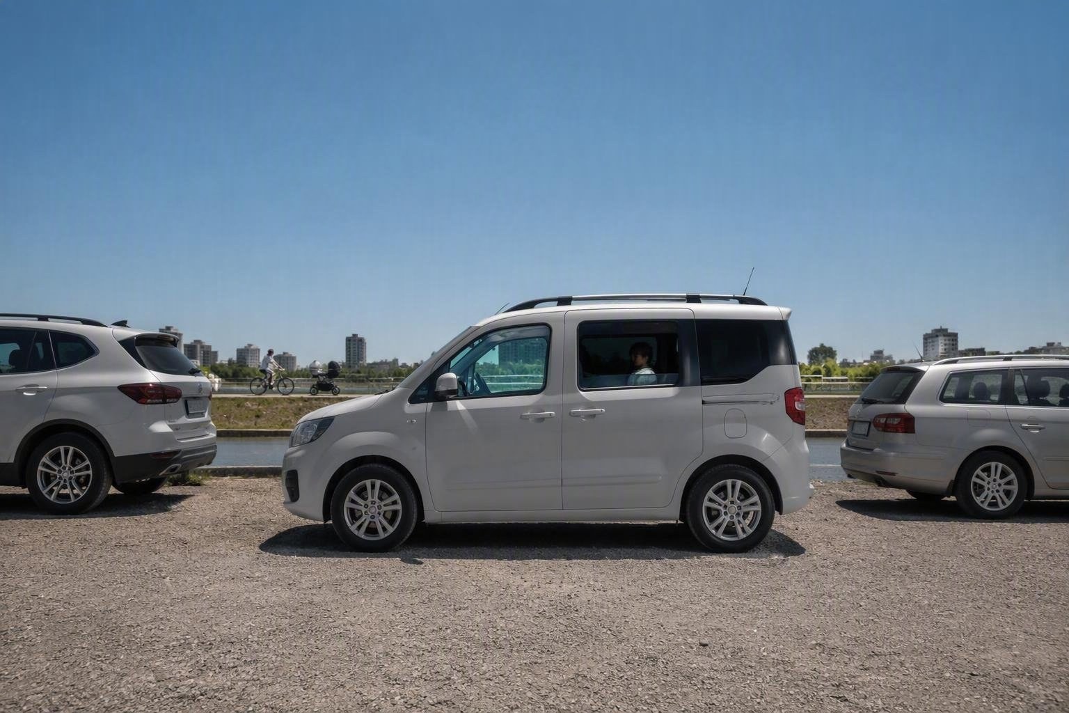 Monovolume compatto: criteri tecnici, confronti e alternative a SUV e wagon