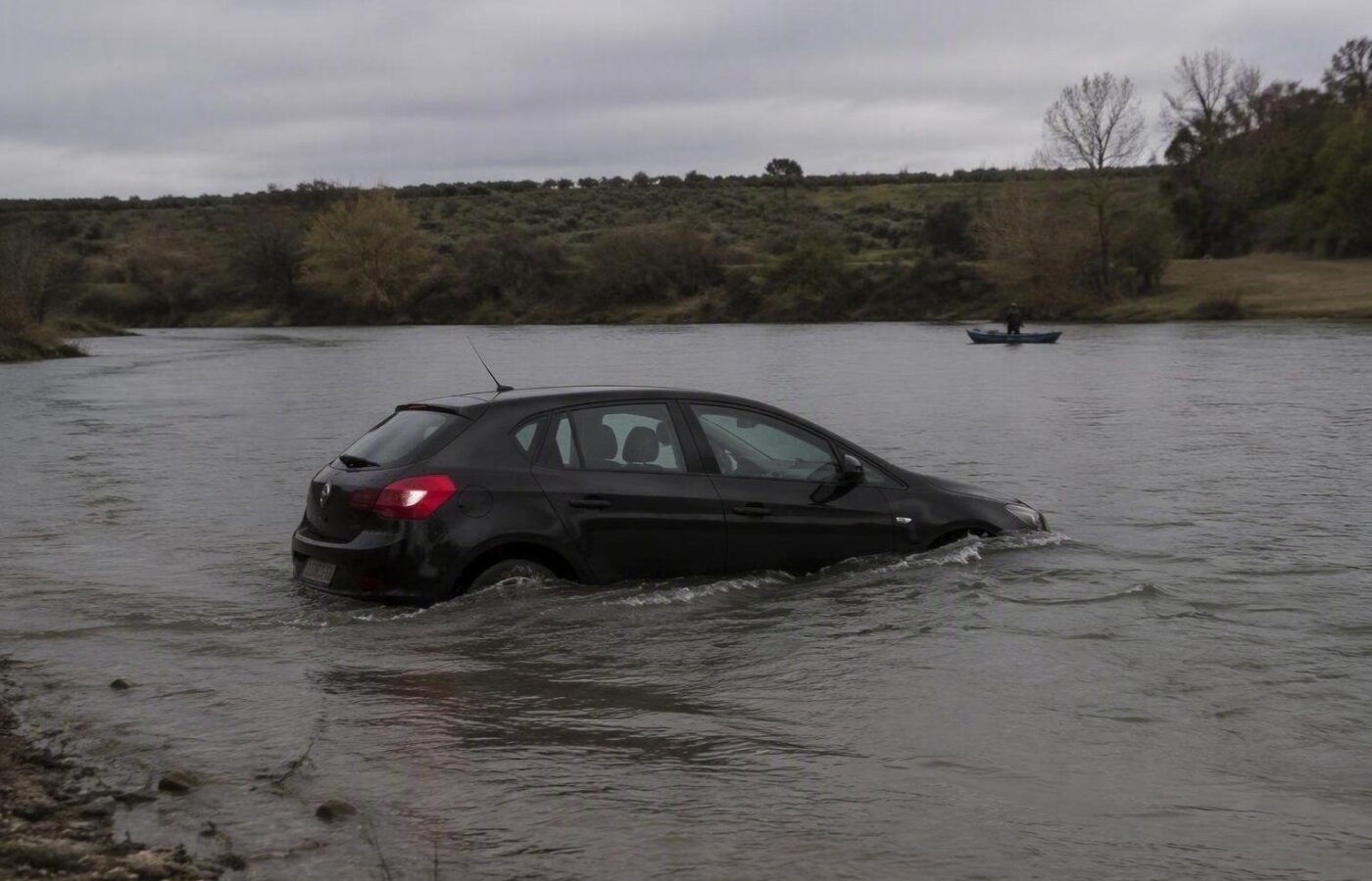 San Giorgio delle Pertiche: scoperta macabra in auto senza targhe
