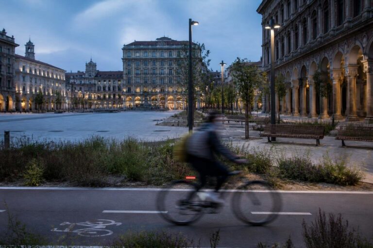 Come l'intelligenza artificiale ridisegna le piazze milanesi