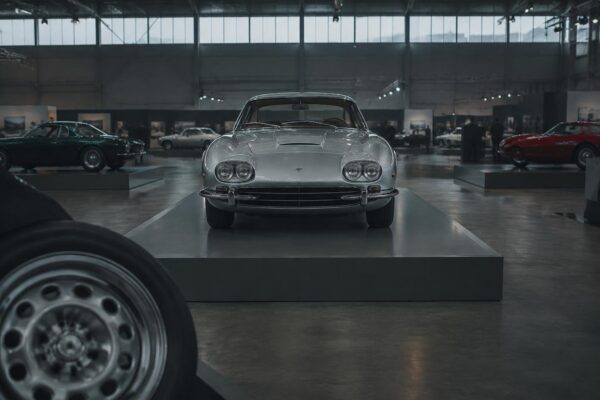 Lamborghini 400 GT compie 60 anni: la prima vera 2+2
