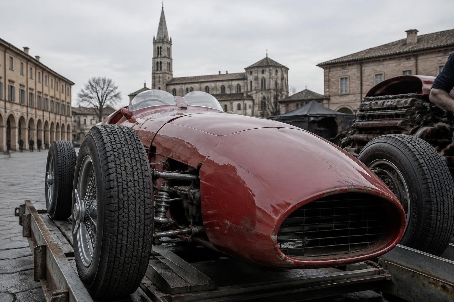 Maserati celebra 100 anni di Tridente con docuserie su Rai 2