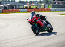 glenn irwin sets new lap record at donington park 1745683507