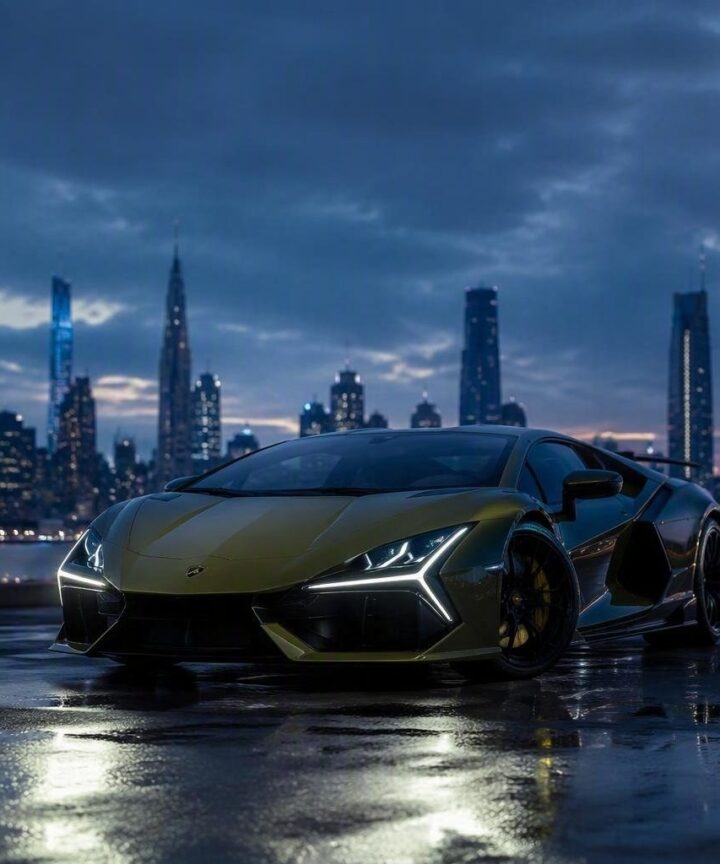 Lamborghini Revuelto SV: The Ultimate Super Sports Car Experience
