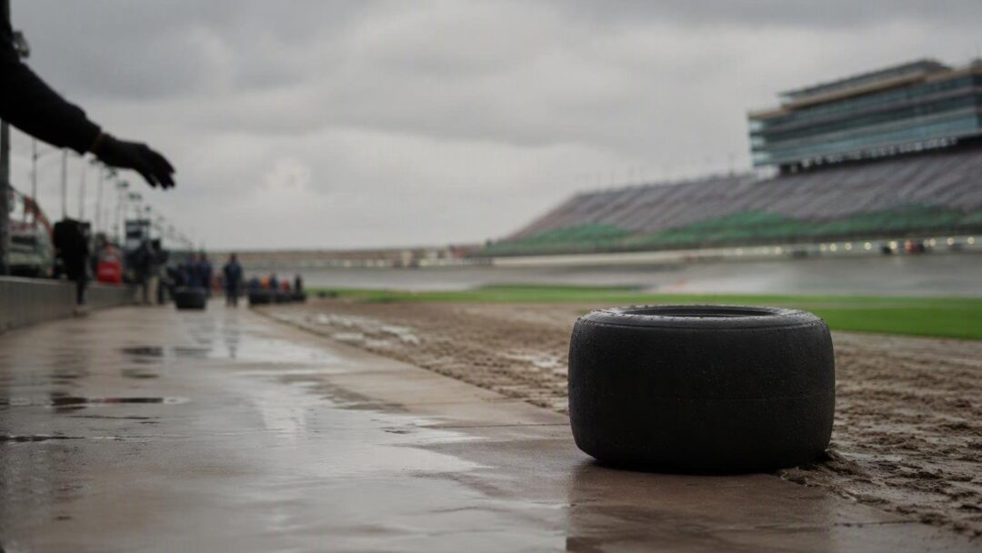 Kansas NASCAR chase qualifying lineup, rain outlook and TV times