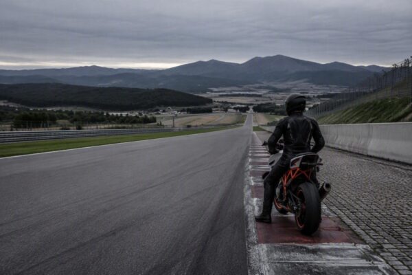Red Bull Ring delivers KTM advantage as Acosta claims maiden victory