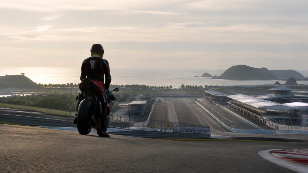 Bezzecchi tops first practice while fans race to Hero Walk