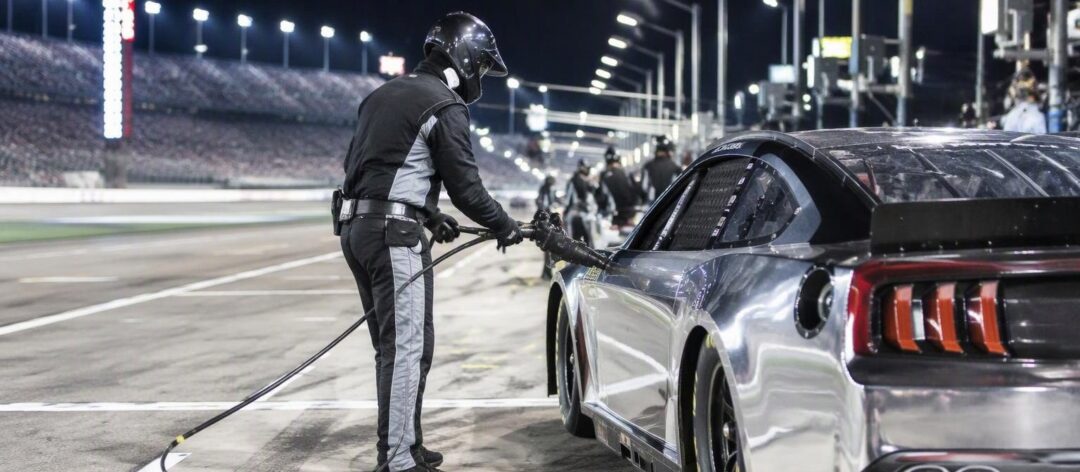 Las Vegas O'Reilly race sees Jones DQ and Day take victory