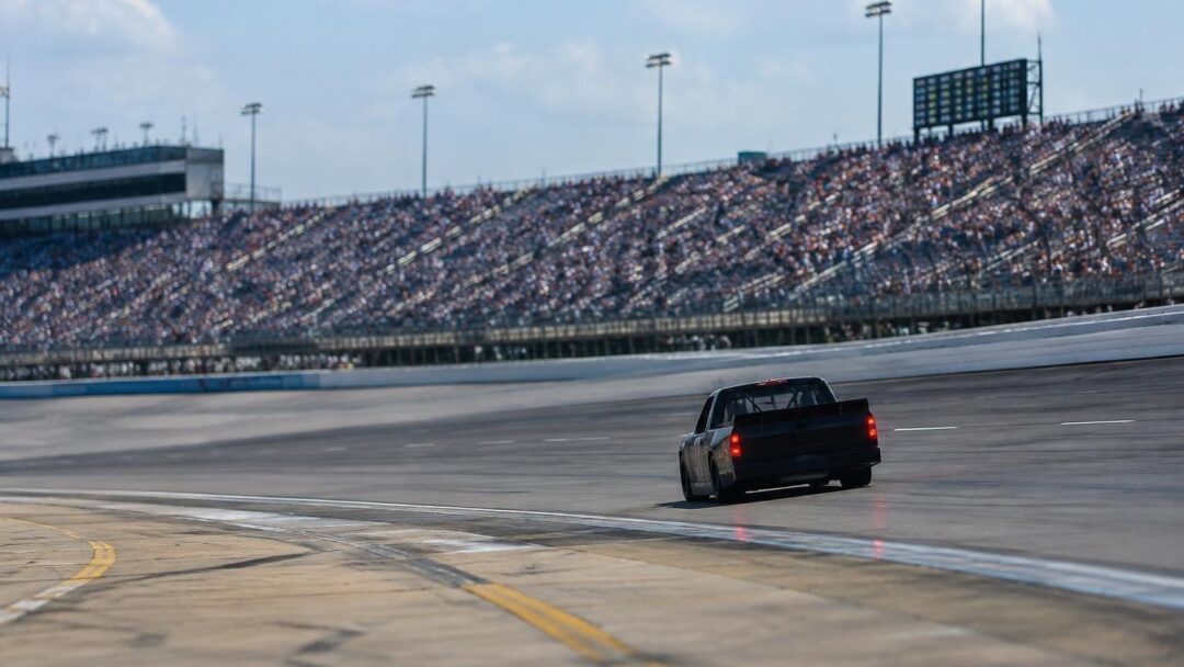 Love’s RV Stop 225: Smith’s dramatic last-lap victory