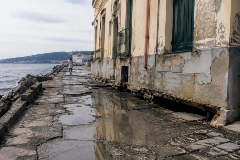Bradisismo a Pozzuoli: edifici inagibili, sfollati e speculazione sugli affitti