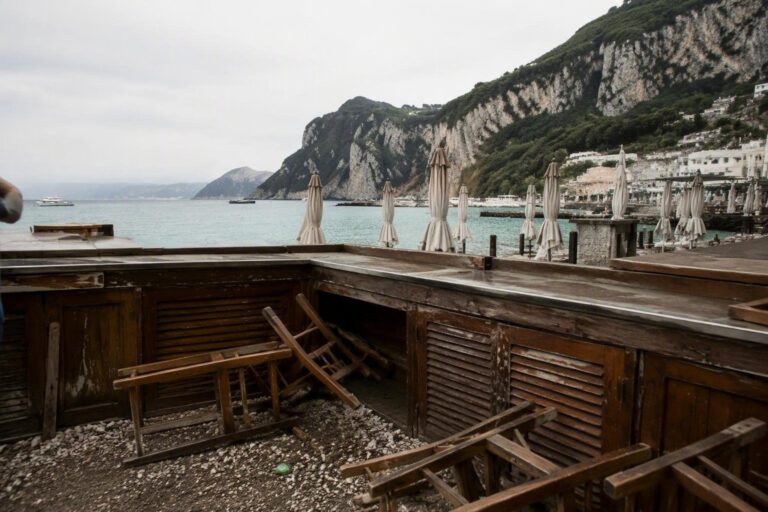 Capri, rissa tra turisti: Borrelli denuncia carenza di controlli