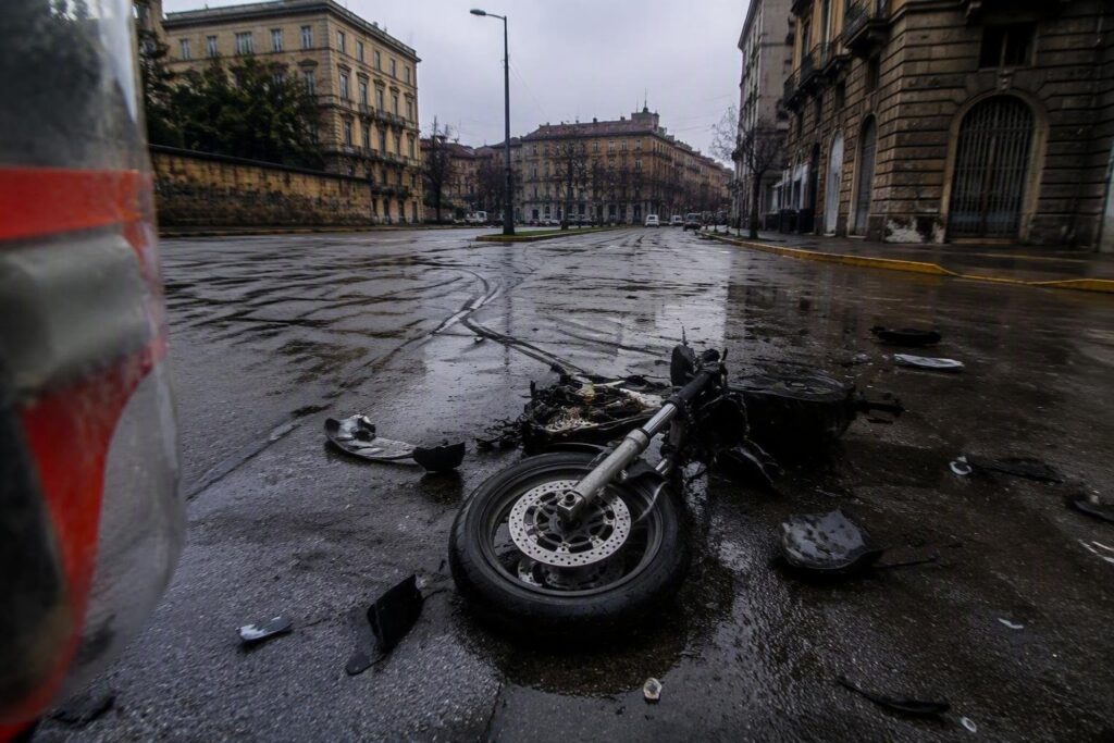 Napoli: donna di 70 anni travolta da motociclo in via Foria