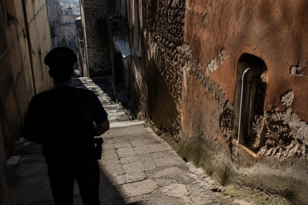 Operazione antidroga a Napoli: scoperta una grossa quantità di cocaina nei vicoli della Sanità