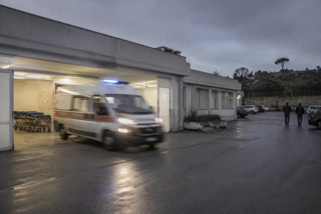 Pozzuoli, uomo di 37 anni deceduto davanti al pronto soccorso
