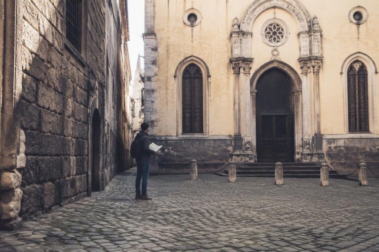 Napoli ebraica: guida a sinagoga, archivi e tracce urbane