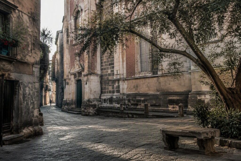 Padre Luigi Maria Nasta: l’eredità di un sacerdote che ha cambiato Napoli