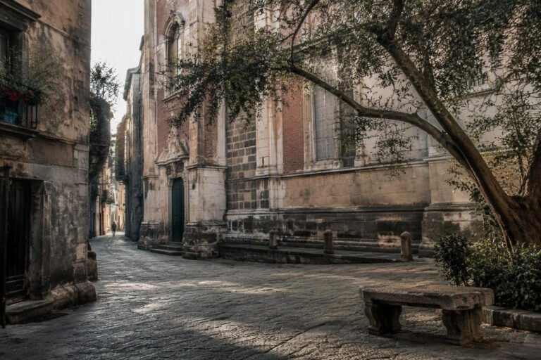 Padre Luigi Maria Nasta: l’eredità di un sacerdote che ha cambiato Napoli