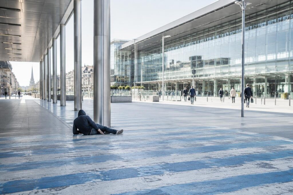 Aggressione con coltello a Porta Nuova lascia ferito un giovane senzatetto