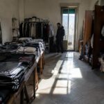Centinaia di vestiti falsi sequestrati a San Giorgio a Cremano