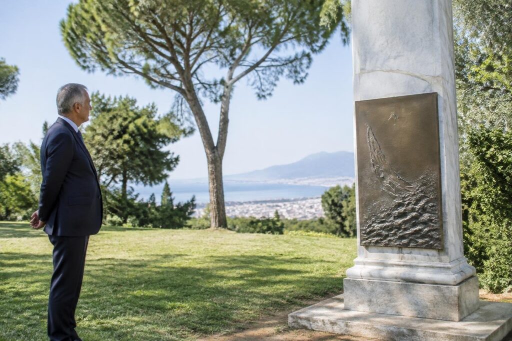 Cerimonia al Parco Virgiliano per onorare la regina Maria