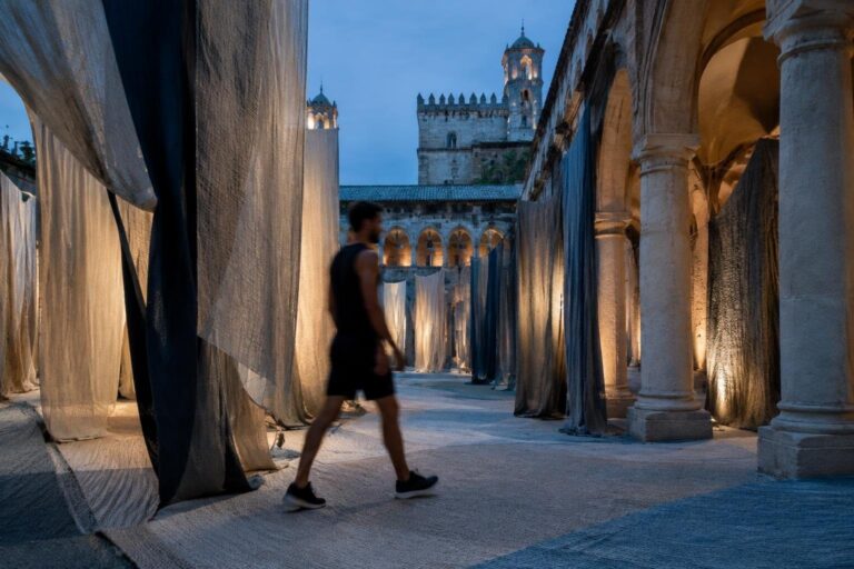 Installazione ‘Le parole che si intrecciano…’ a Villa Augustea