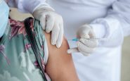 Omicron: two doses give little protection but no proof to cause disease