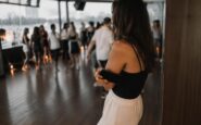 Phone-free habits for a better clubbing experience