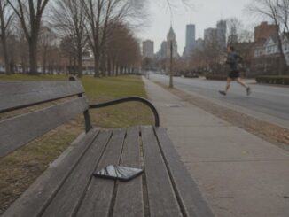 How Smartphone Addiction Impacts Health and Productivity in 2026