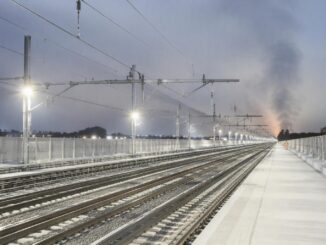 Major Rail Disruptions in London Due to Grass Fire Near Paddington