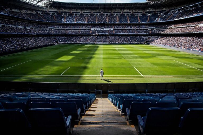 Prime minister suggests trial to allow drinks in football stands