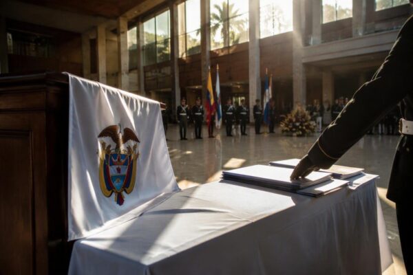Abelardo de la Espriella's Inauguration: Security and Political Tensions in Colombia