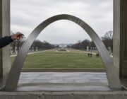 Controversy Surrounds Trump's Proposed 250-Foot Arch Near National Mall