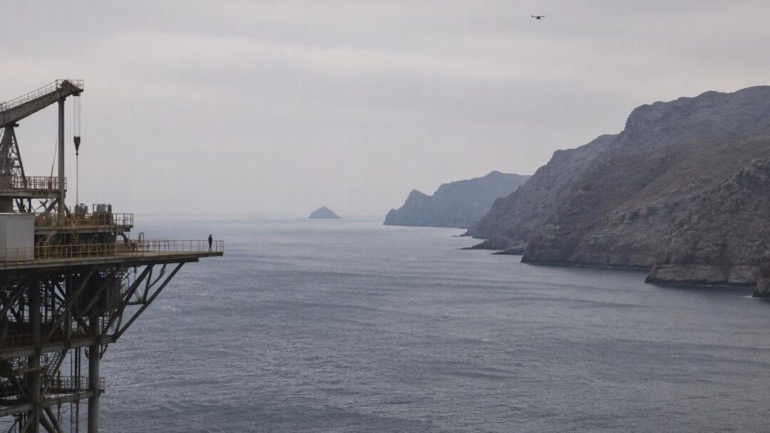 Strait of Hormuz Tensions: Iran and US at Odds