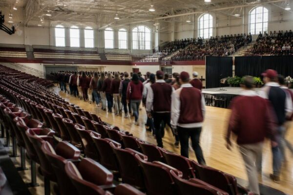 Elon University hosts bestselling author David Brooks for fall ceremony