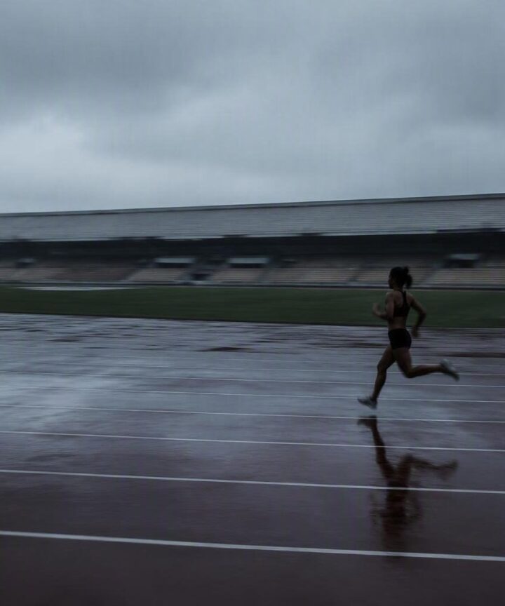 Female Athletes Criticize Sydney Sweeney's Hypersexualized Sports Prediction Ad