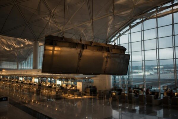 Hong Kong Airport Terminal 2 Display Malfunction Under Investigation