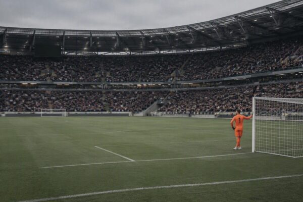 Paris FC Beats Marseille 3-2 with Sinayoko's Historic Performance
