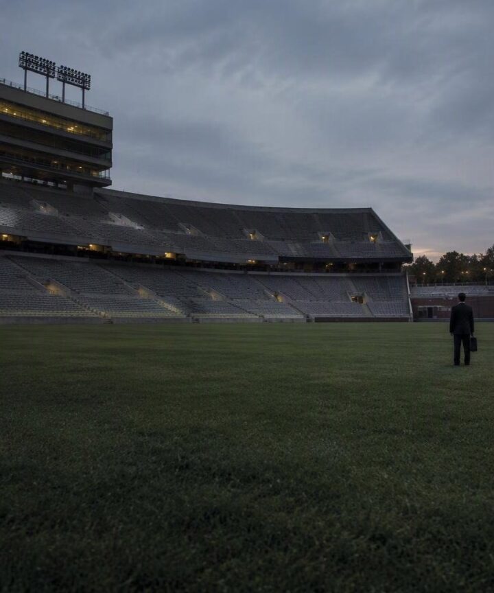 Trump returns to White House following Knoxville football showdown