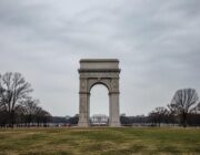 Washington arch plan faces legal pushback and public outcry