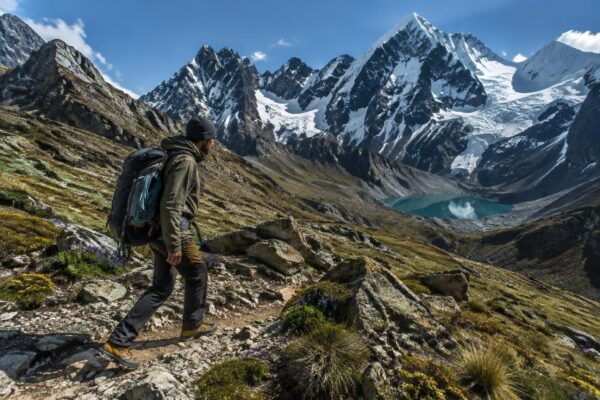 Body of Australian hiker recovered after week-long search in Andes